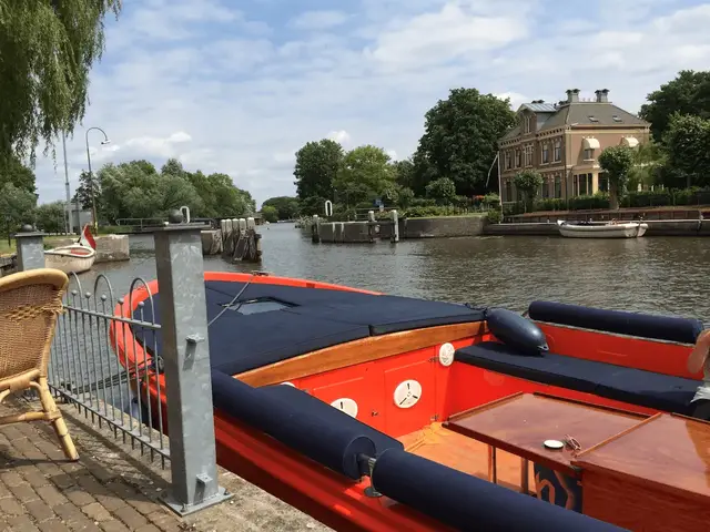Sloep op de Vecht bij buitenplaats – privé vaartocht met schipper Heerlijkdagje