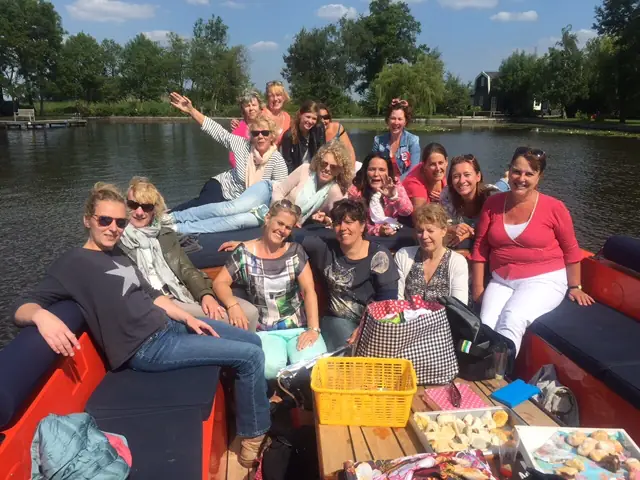 Verjaardag vieren op luxe sloep Loosdrecht 12 personen – feest op het water met schipper